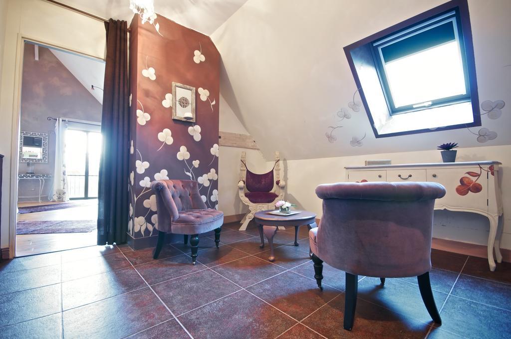 Entre Vignes Et Chateaux Fougeres-sur-Bievre Room photo