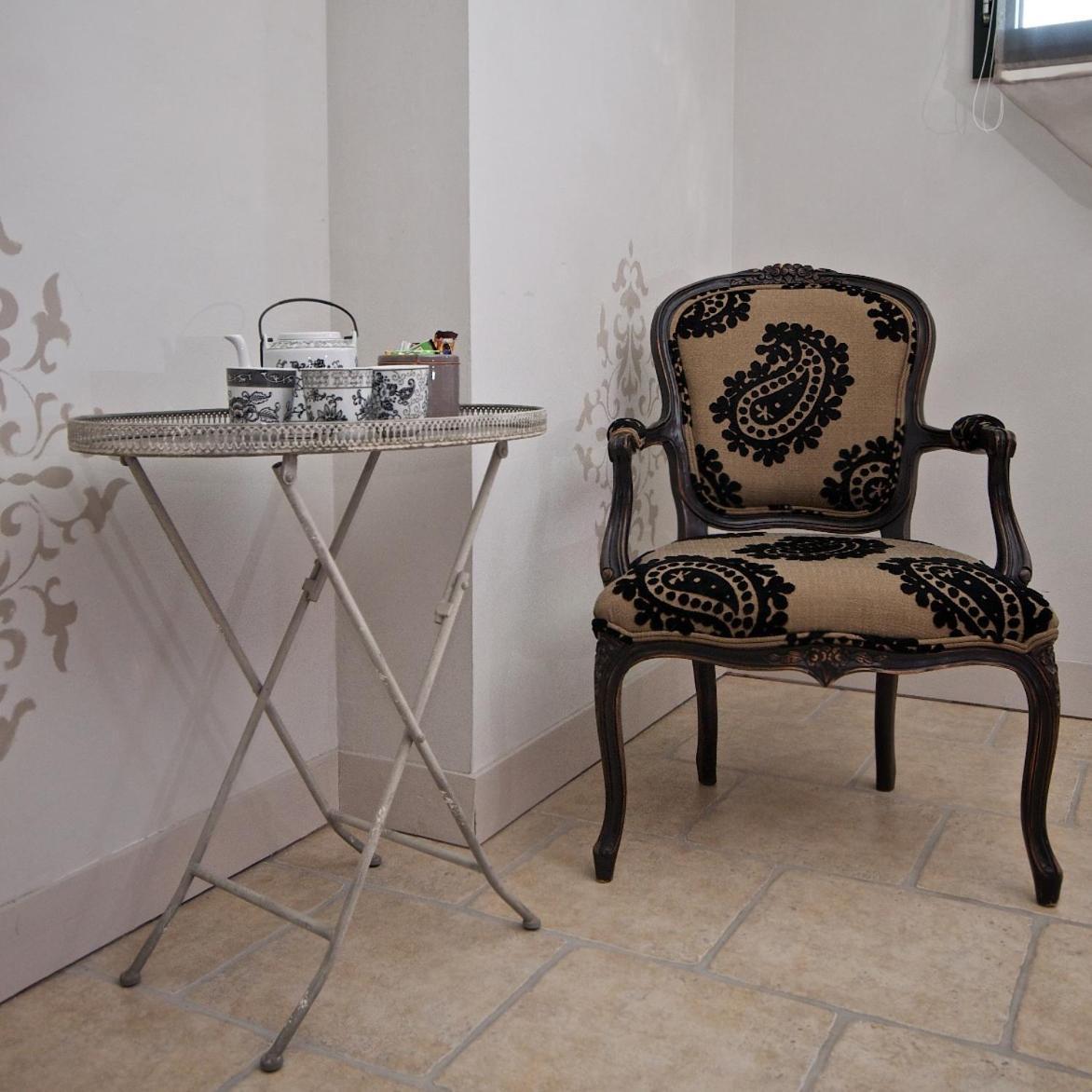 Entre Vignes Et Chateaux Fougeres-sur-Bievre Room photo