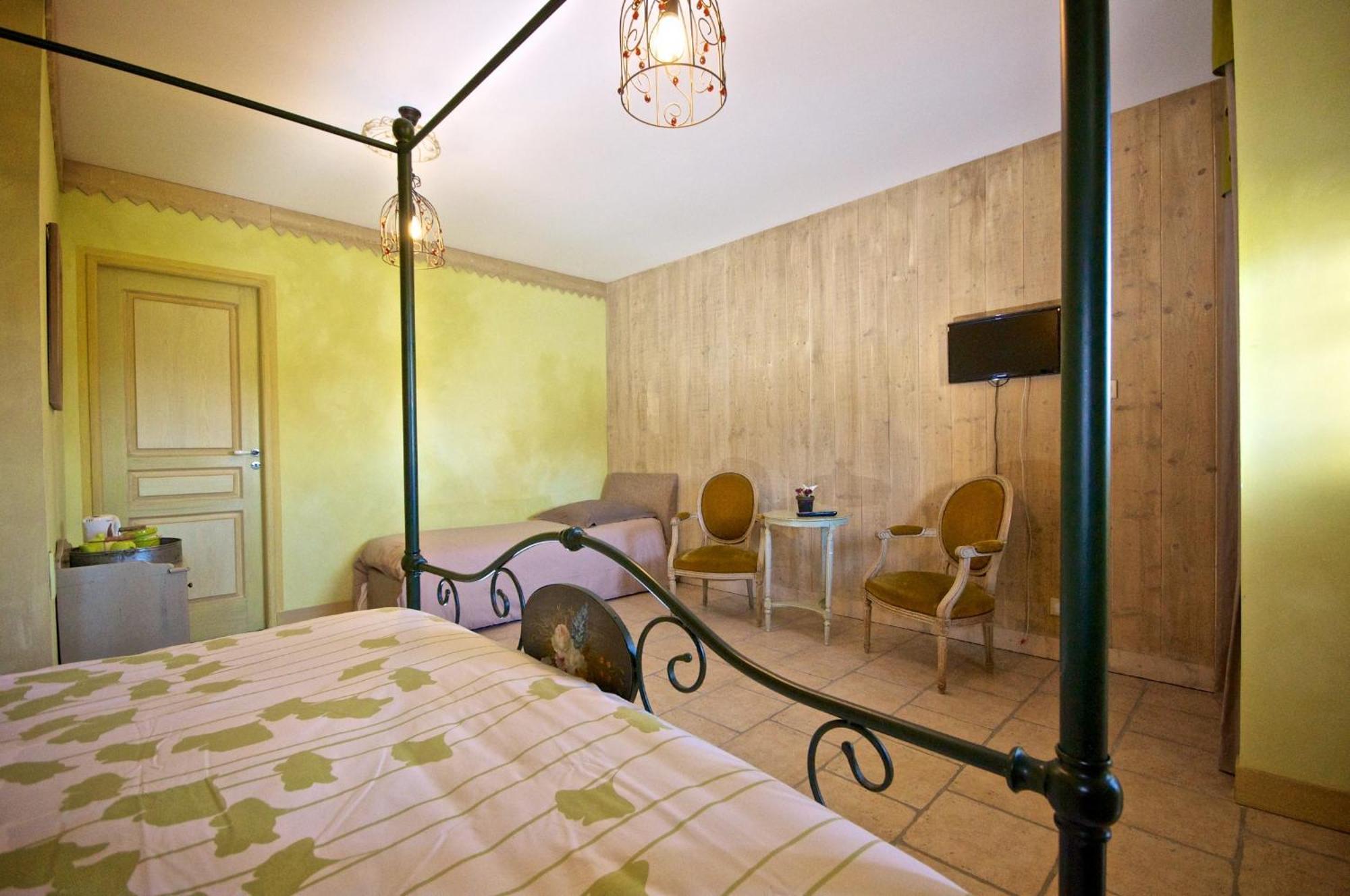 Entre Vignes Et Chateaux Fougeres-sur-Bievre Room photo